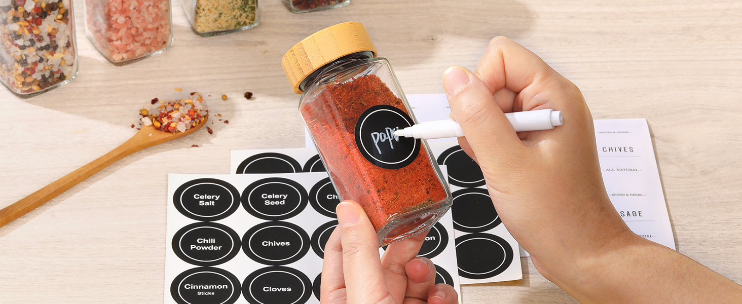 Набір скляних банок для спецій з дерев'яними кришками з акації, 24 шт по 120 мл