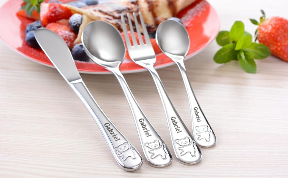 Дитячий набір посуду з гравіюванням імені (Астронавт)