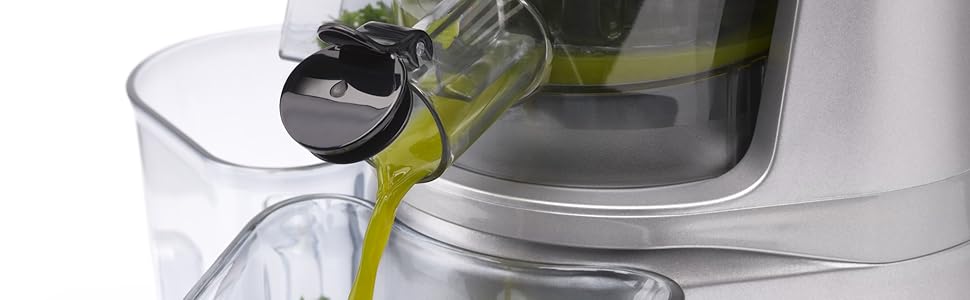 Соковижималка Espressions Smart Slow Juicer поставляється з контейнером для м’якоті, контейнером для соку та товкачиком. Глечик на 800 мл використовується для соку, а глечик на 1300 мл – для м’якоті.