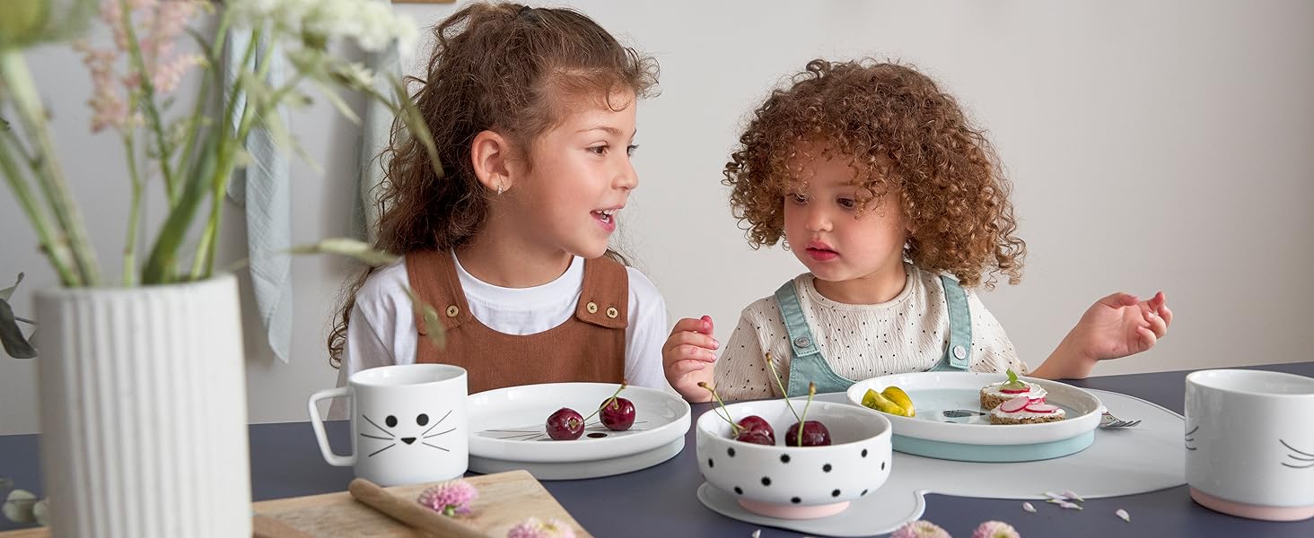 Набір дитячого посуду LÄSSIG Garden Explorer: тарілка, миска, чашка з силіконовим кільцем (червоний)