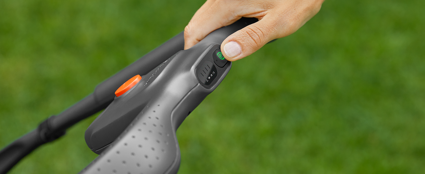 Акумуляторний газонокосарка Gardena PowerMax 37/36V P4A: готовий до використання набір, ширина зрізу 37 см, об'єм травоспіральника 45 л, регулювання висоти зрізу, двигун PowerPlus з Eco-режимом