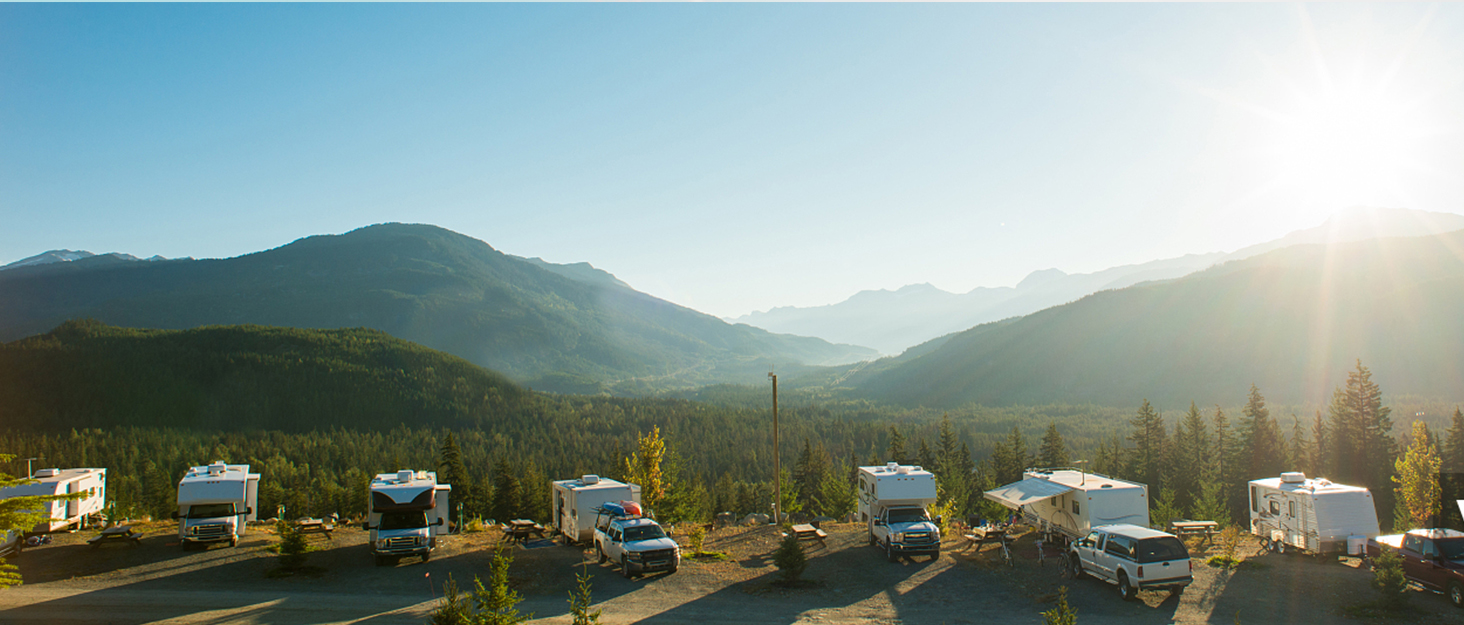 Портативна електростанція FOSSiBOT F2400: 2048Wh LiFePO4, 2400W, 3x AC виходи, 4800W (пік), 230V для кемпінгу, подорожей, дому