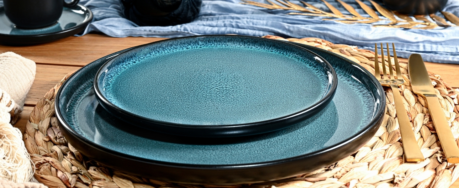 Набір посуду SÄNGER Vigo Kombiservice 30 тг. для 6 осіб: тарілки, чашки, паста, стелінг. Блакитний посуд з чорним обідком. Мікрохвильовка, посудомийна машина, стійкий до подряпин.