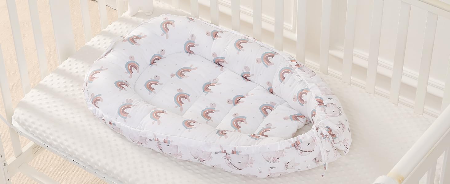 Дитяча ковдра SUPERBE BEBE з м'якої бавовни Oeko-Tex - 100x135 см Дитяча ковдра для дітей в 10 кольорах - Затишний плед подарунок для дівчинки або хлопчика Двосторонній, м'який і дихаючий (100x135см, Hero Bot)