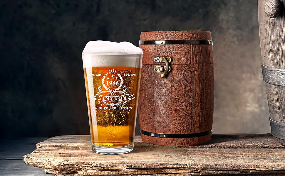Пивний келих LIGHTEN LIFE 450 мл в дерев'яній подарунковій коробці, 1966 рік народження - ідеальний подарунок чоловікові/батькові на 60 років