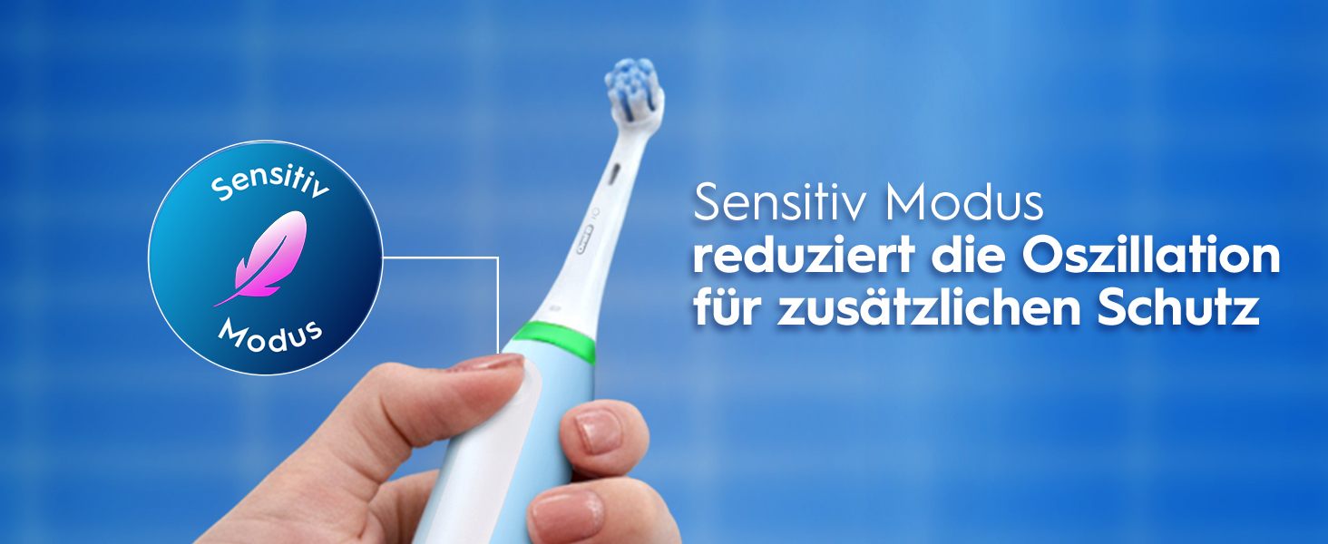 Електрична зубна щітка Oral-B iO Series 3, світло-блакитна (Ice Blue), 1 щітка + 3 смінні насадки