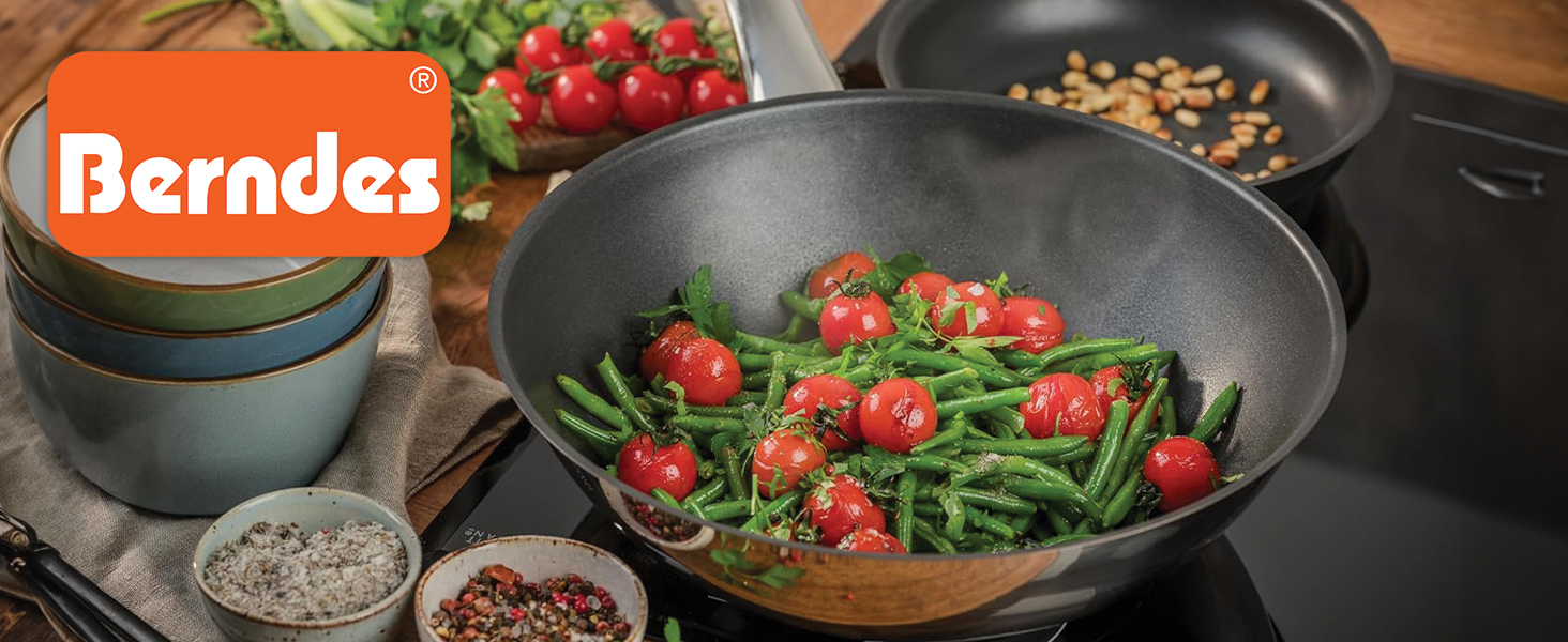 Пан з нержавіючої сталі Berndes Napoli 28 см – універсальна, антипригарна, з капсульним дном та кварцовим покриттям