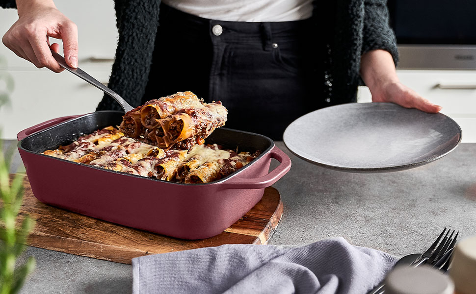 Форма для випічки Springlane з чавуну з кришкою 3L, емальована форма для хліба, пирогів та запіканок, міцна чавунна сковорода-жаровня 33,5 x 13 см, м'ятного кольору