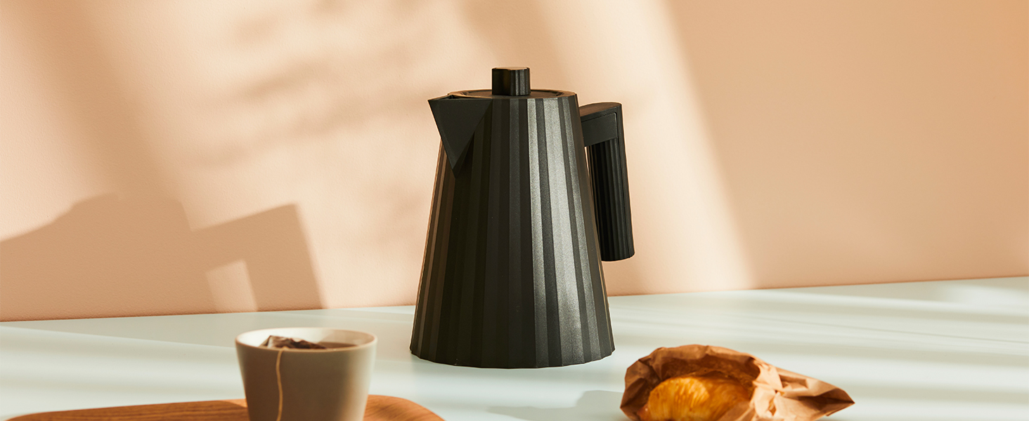 Електричний чайник Alessi Plissé MDL06/1BUK, 100 cl, чорний, з англійським штекером, 2400W
