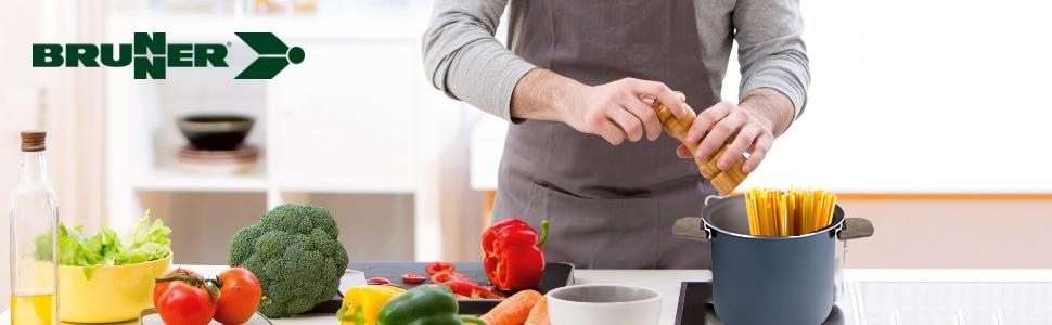 Набір посуду для кемпінгу BRUNNER Camping HOHES: каструлі та сковорідки з алюмінію (Ø 18, 20, 22 см), TORRALTA Vakublock, 2-4 особи, з покриттям, легкий, високоякісний, стікельний. 5+1-тильний набір