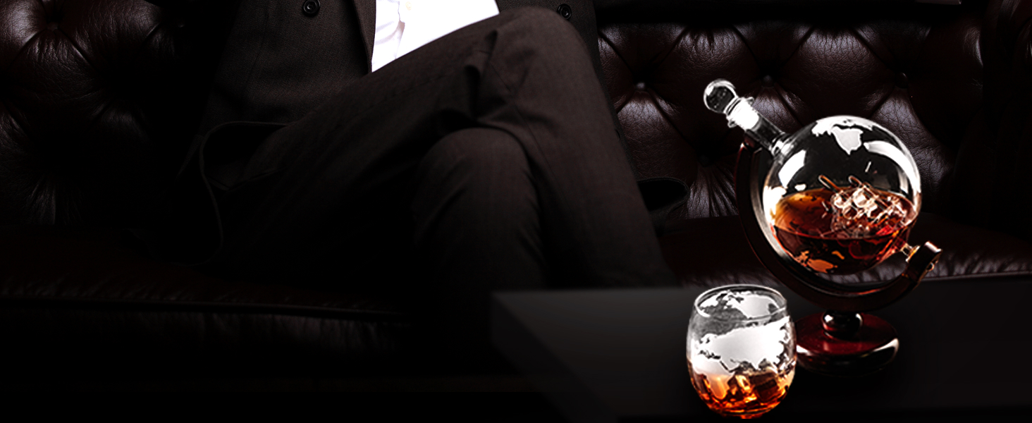 Набір для віскі Globus: декантир, 4 склянки, дерев'яний підставка, карта світу. Ідеальний подарунок для чоловіків та жінок. Підходить для віскі, джину, рому, скотчу, лікеру, бурбону, горілки.