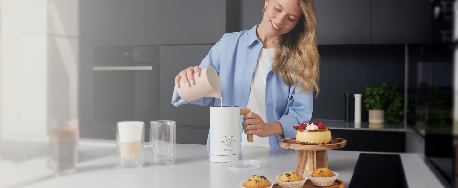 Електричний спінювач молока ZEEGMA MILKEE, 500 Вт, 650 мл, для капучино, лате, какао, антипригарне покриття, сенсорне керування (Чорний)