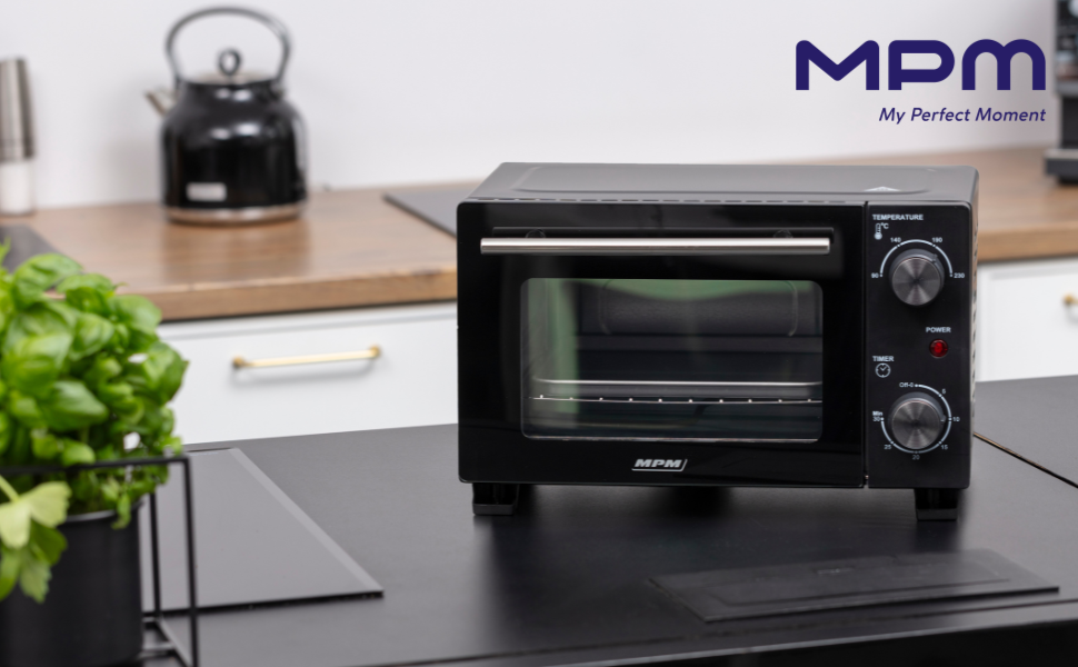 Міні-духовка MPM MPE-13, 10 л, з верхнім та нижнім нагрівом, чорна, з деко та решіткою, 4-рівневе регулювання температури 90-230°C, для піци