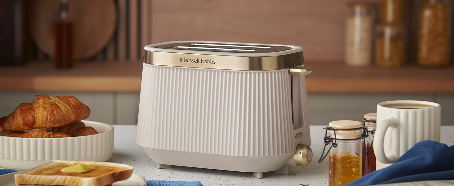 Електричний чайник Russell Hobbs Brontë Stone 1.7L, 2400W з матовим дизайном та золотистими акцентами