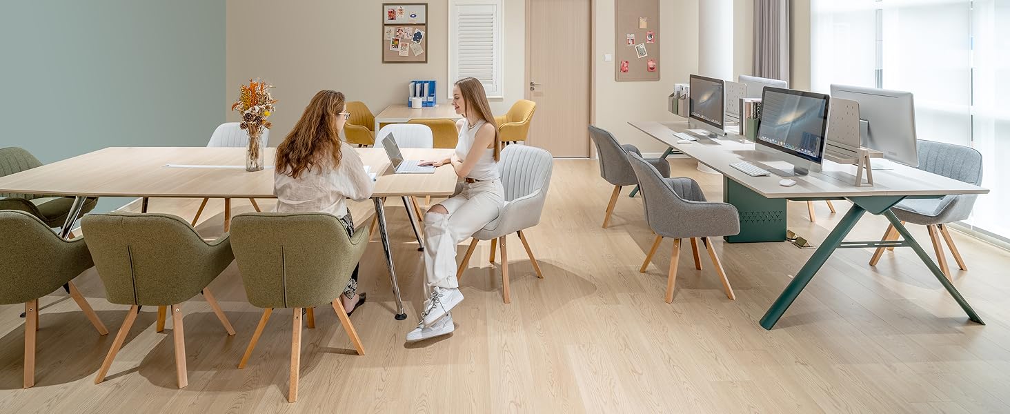 Крісло для їдальні Cosy - обертове, з підлокітниками, зелене, на дерев'яних ніжках