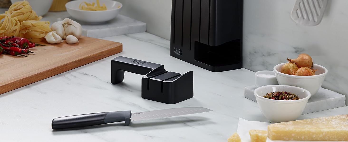 Набір ножів Joseph Joseph Elevate SlimBlock 5 шт. з точилкою - Чорний пластик