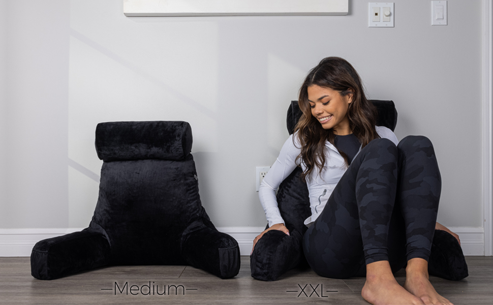 Подушка для чоловіків - сіра, велика, з підлокітниками для читання та відпочинку в ліжку - висока спинка з преміум-піною Memory, знімний валик для шиї на Bungee - середній розмір, оригінальна версія, чорний колір