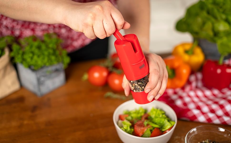 Мельниця для солі та перцю Kuhn Rikon Ratchet Grinder з регульованою керамічною жорном (червона)