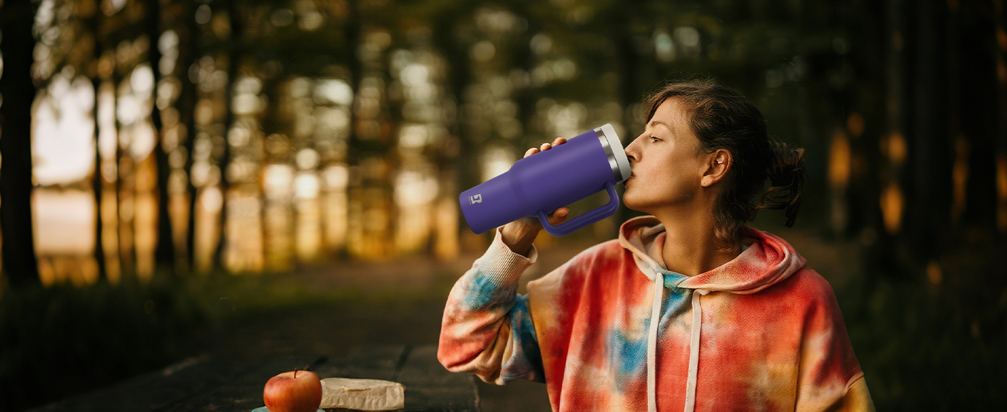 Термокружка-пляшка 1200 мл з трубочкою та антиковзним ручним захопленням, витіканнями запобігає, BPA Free, подвійні стінки, ізоляція для авто, офісу, відпочинку (пастельно-рожевий) біло-рожевий