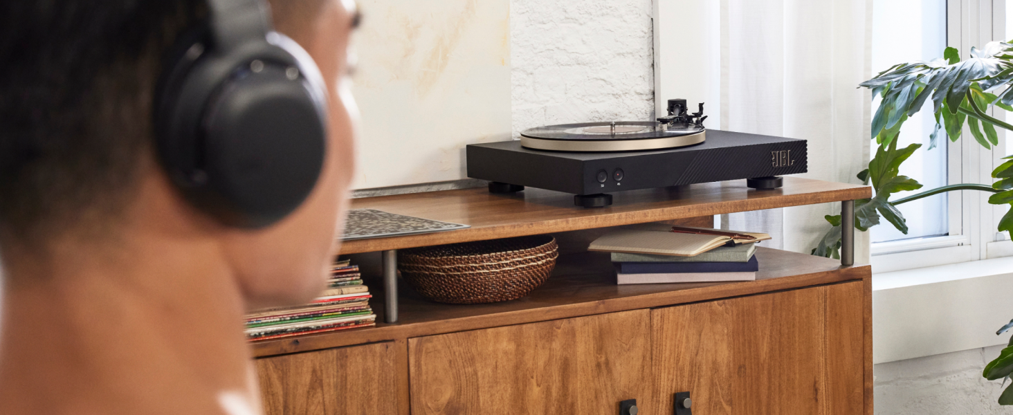 Програвач вінілу JBL Spinner BT з Bluetooth та aptX HD, чорний/золотий – високоякісний вініловий програвач