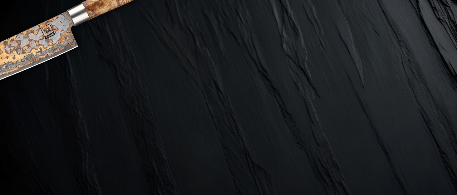 Кухонний ніж шеф-кухаря Zayiko Kuro Damast з лезом 20 см, з 67 шарів дамаської сталі, з ручкою з паккавуду