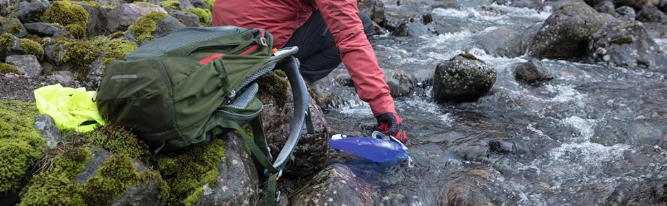 Велосипедний рюкзак deuter Compact EXP 14 і система гідратації Streamer 3.0