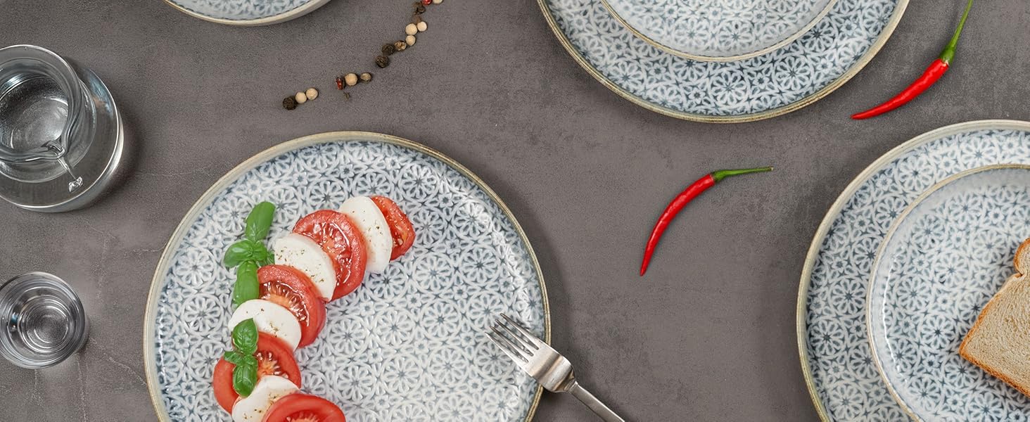 Набір посуду Moritz & Moritz ALHAMBRA на 6 осіб (18 предметів) з високоякісного порцеляну - сучасний сервіз у блакитному кольорі. Включає 6 тарілок, 6 десертних тарілок та 6 салатників. Легкий у догляді.