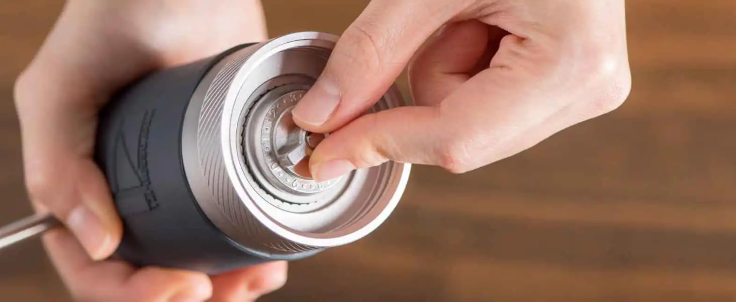 Кавомолка 1Zpresso J срібна, 35 г, з конічним жорном з нержавіючої сталі та регулюванням помелу