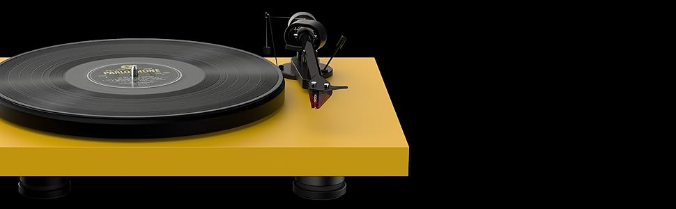 Програвач вінілу Pro-Ject Debut Carbon EVO з карбоновим тонармом, електронним перемикачем швидкості та голкою Ortofon 2M Red, глянцевий чорний