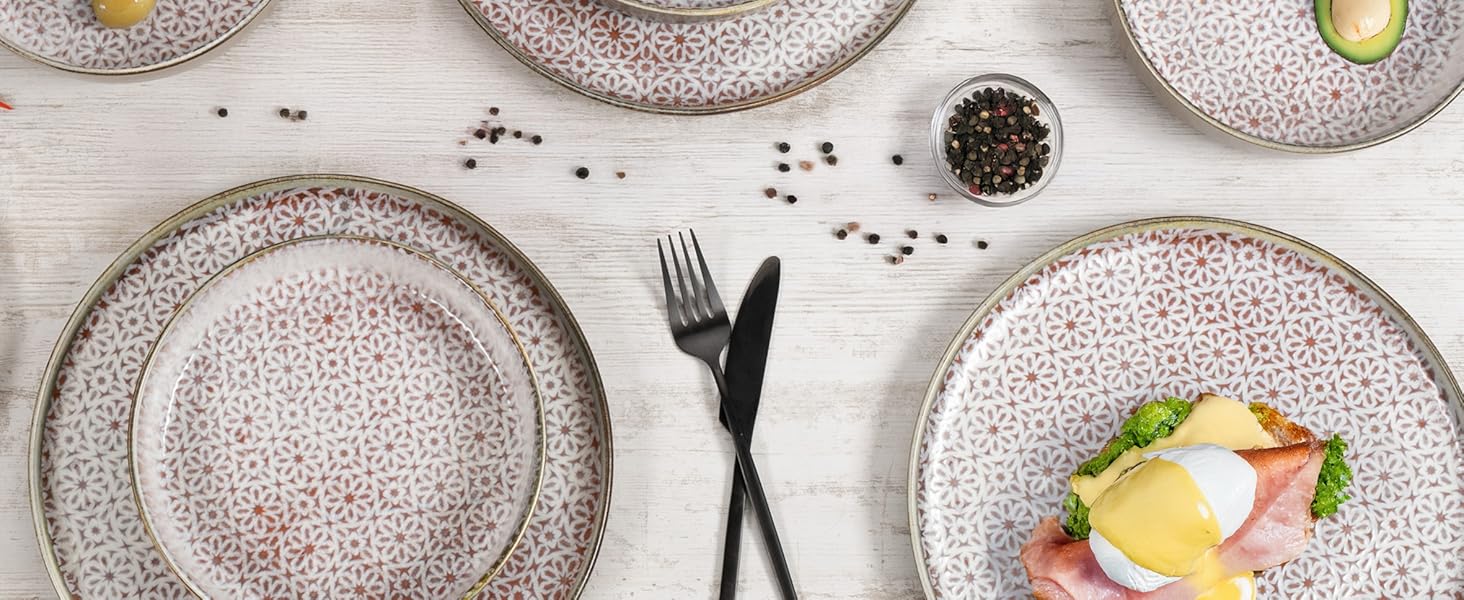 Набір посуду Moritz & Moritz ALHAMBRA на 6 осіб (18 предметів) з високоякісного порцеляну - сучасний сервіз у блакитному кольорі. Включає 6 тарілок, 6 десертних тарілок та 6 салатників. Легкий у догляді.