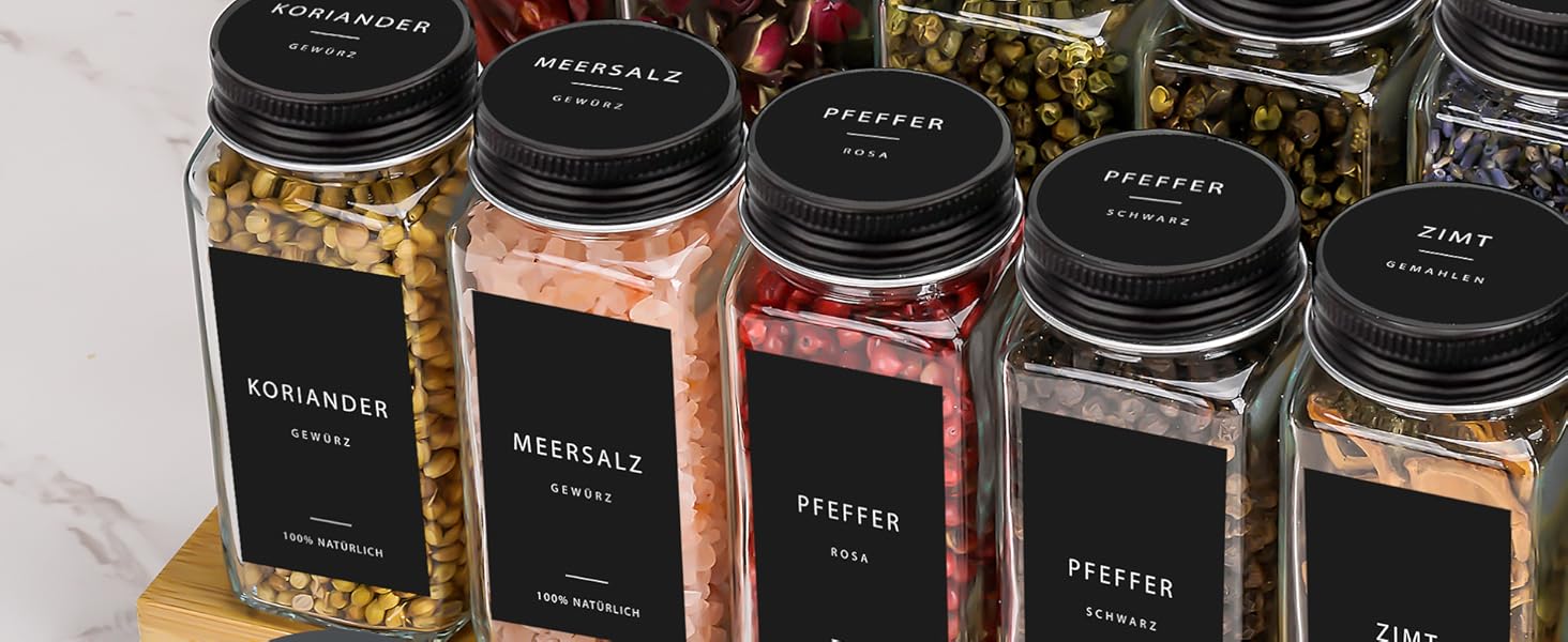 Набір скляних банок для спецій [24 x 120 мл] з 301 етикеткою (німецька мова) | Матові чорні кришки | Контейнери для спецій з металевими кришками та дозатором. Кутові скляні банки, набір 24 шт, чорний колір - 24 - чорні етикетки