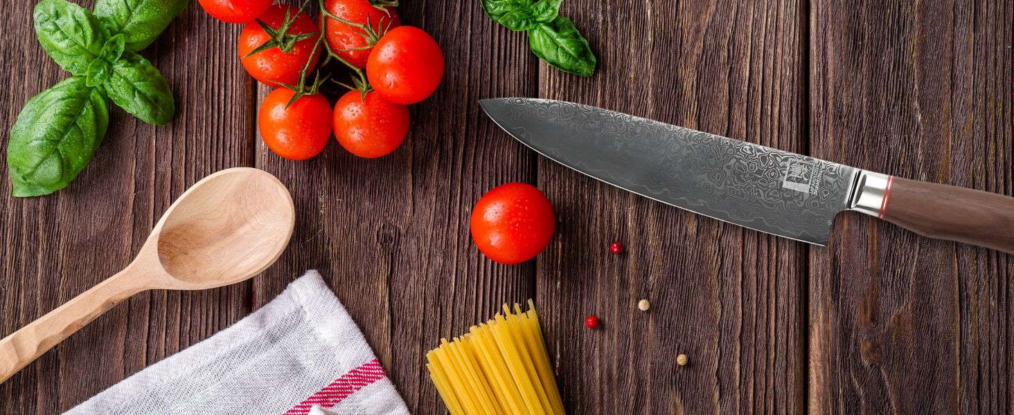 Кухонний ніж шеф-кухаря Zayiko Kurumi Damast з лезом з 67 шарів дамаску, ручка з горіха, дерев'яна коробка