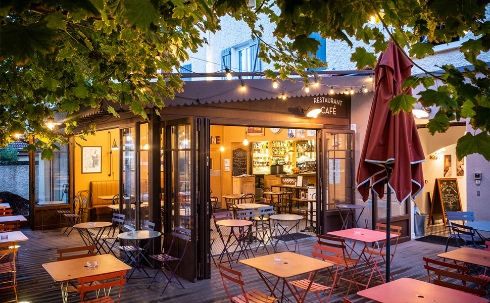 LED гірлянда 15м для дому та саду з цоколем E27, IP65, 2700K, тепле світло