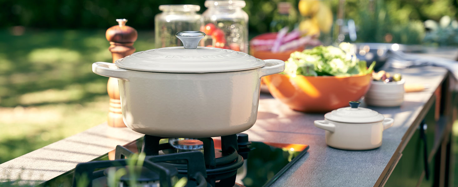 Каструля чавунна Le Creuset Signature, Ø 28 см, 4,2 л, для всіх типів плит, включаючи індукційну