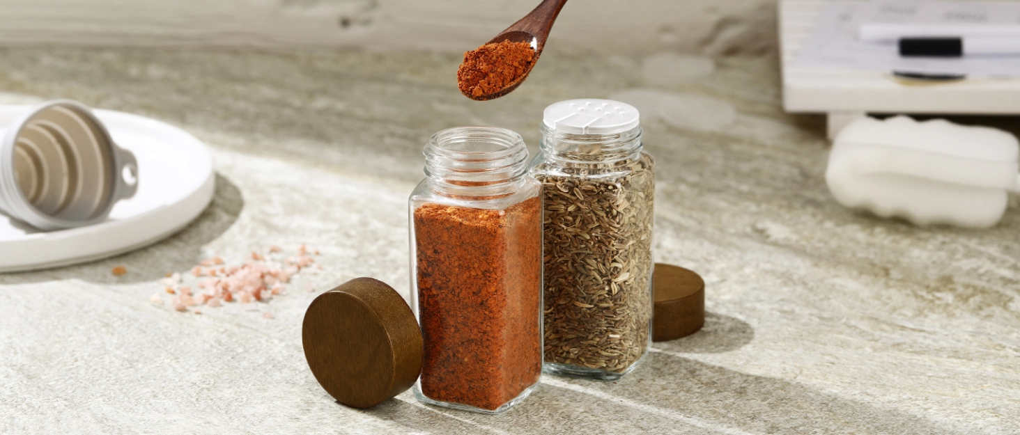 Набір скляних банок для спецій FRIBERG з дозатором, 20 шт. по 120 мл, з нержавіючою кришкою, чорний