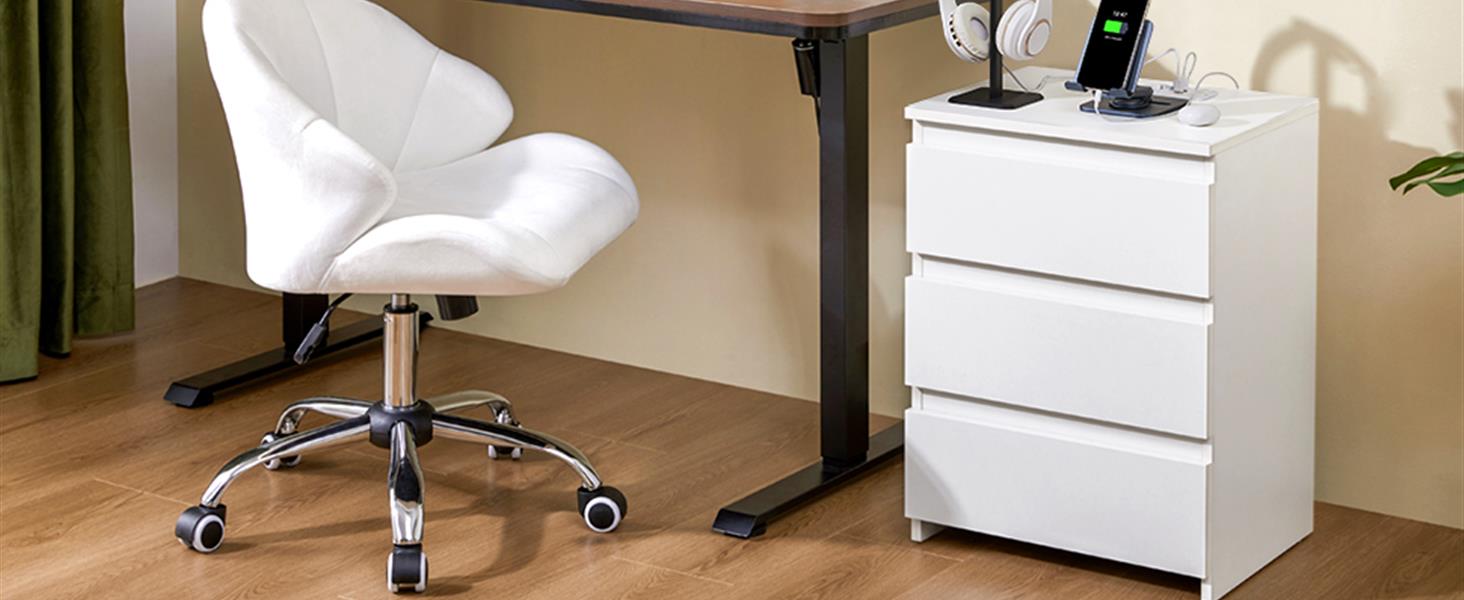 Нічний столик Yaheetech з 3 висувними ящиками, 2 розетками AC та 2 USB-портами, для спальні/вітальні