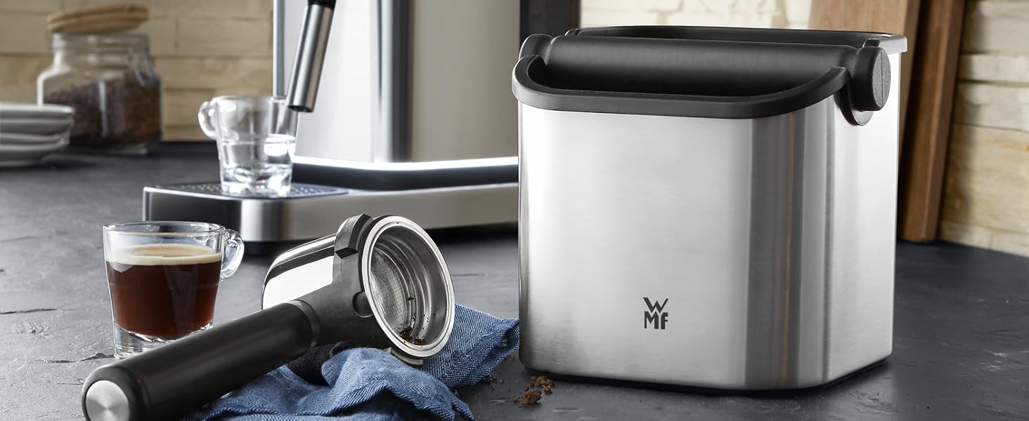 Кавомашина еспресо WMF Lumero 1400 Вт, 15 bar, з капучинатором, для 1-2 чашок, з аксесуарами