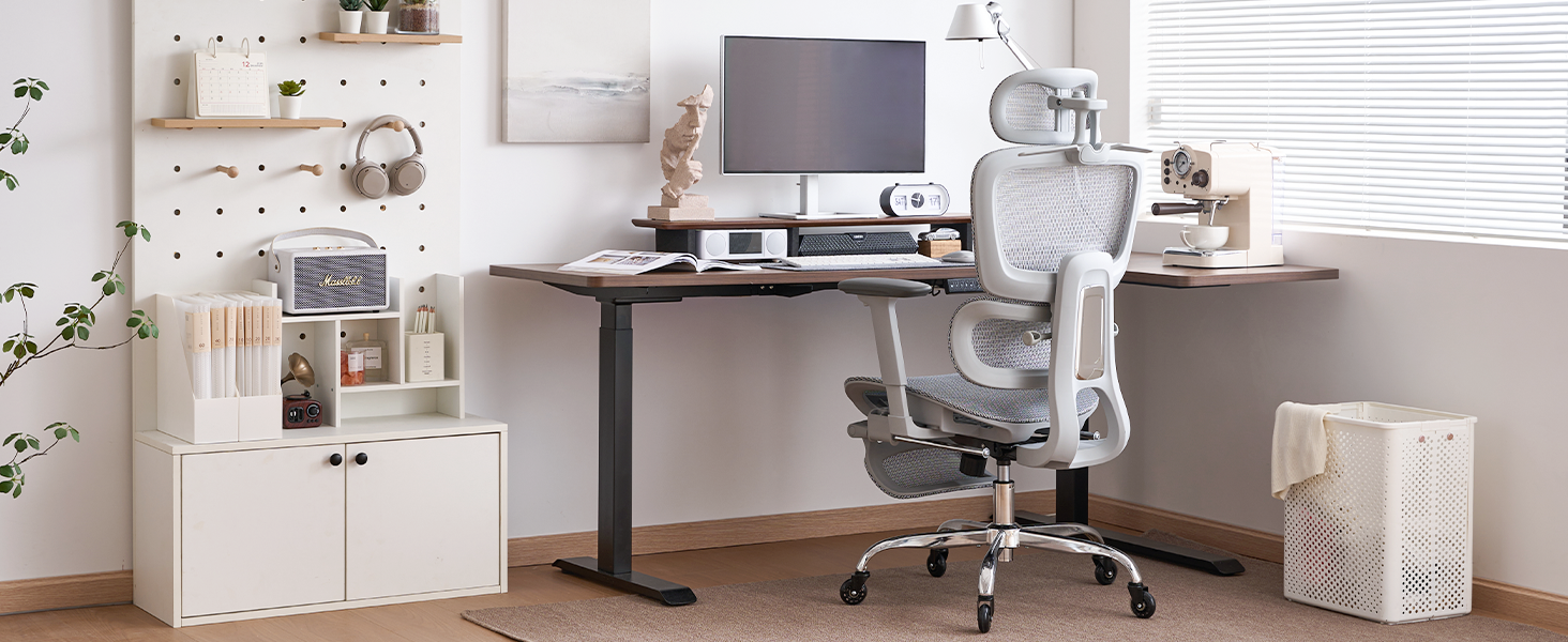 Ергономічне крісло для офісу з підніжкою та подушкою для шиї, 5-рівневе регулювання спинки, 2D підтримка попереку, 3D підлокітники/підголівник, функція нахилу 145°, сітчасте сидіння, гумові колеса (Сірий, Pro)