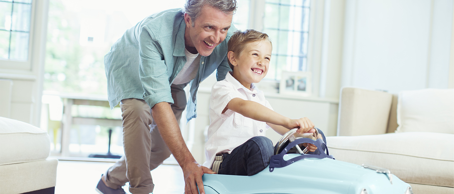 Автокрісло Disney Frozen з ISOFIX для дівчаток 100-150 см з Ельзою, Анною та Олафом на фіолетовому