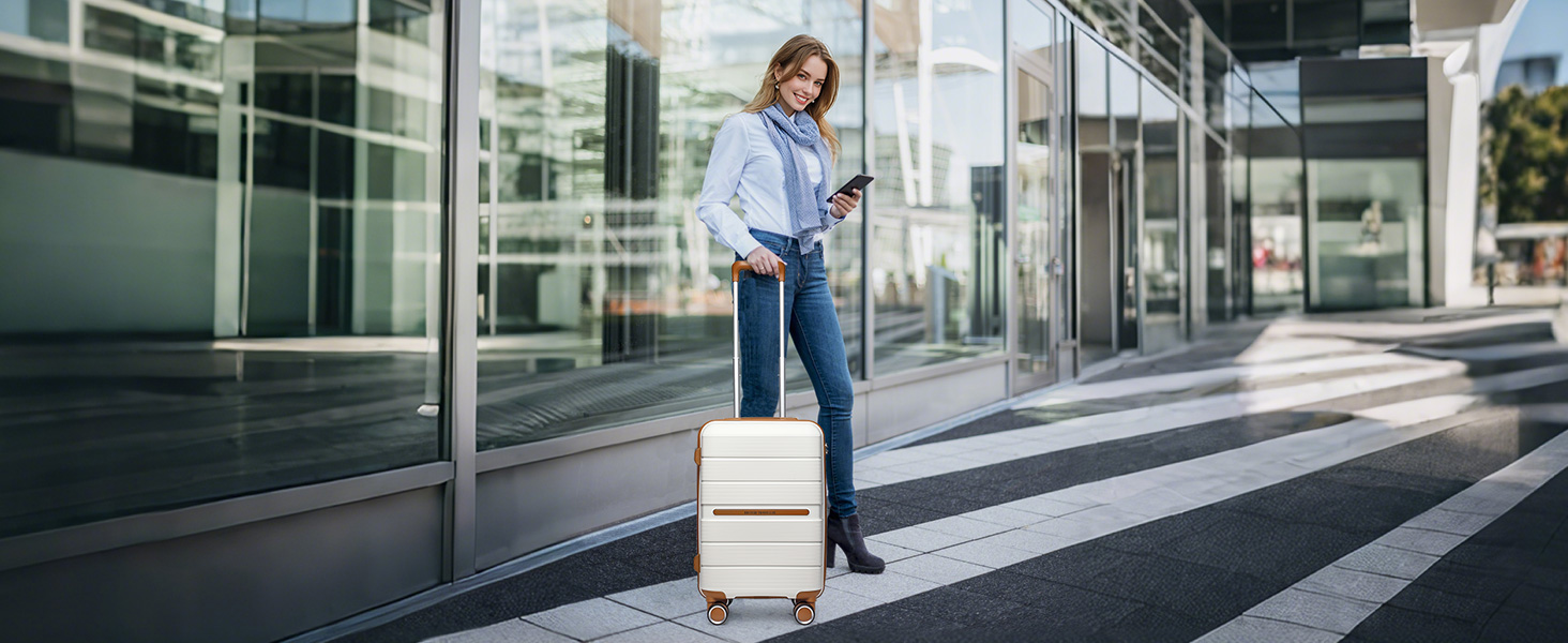Валіза середньої жорсткості British Traveller 100 PP, 8 обертових коліс, замок TSA, бежевий
