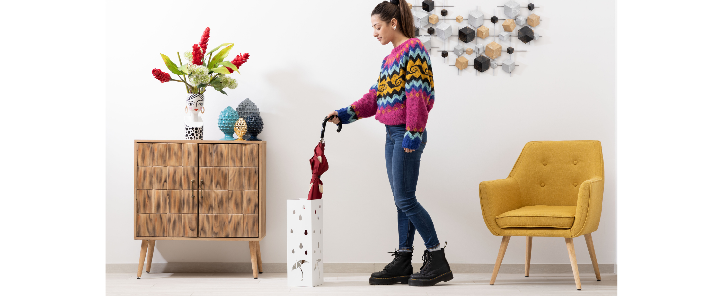 Підставка для парасольки Baroni Home з металу, біла, з декоративним різьбленням, з гачками та знімним піддоном для води - для дому та офісу, 15,5x15x49 см