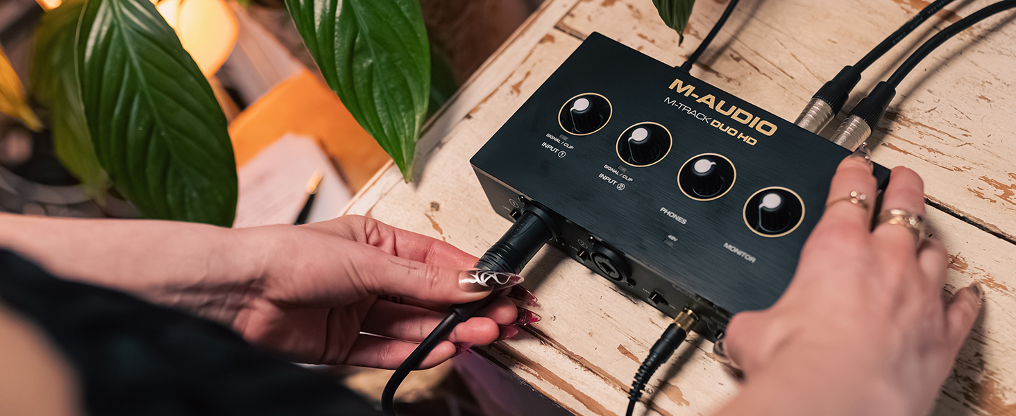 Аудіоінтерфейс M-Audio M-Track Duo для запису, стрімінгу та подкастів - 2 XLR/Line входи, 192kHz, з програмним забезпеченням