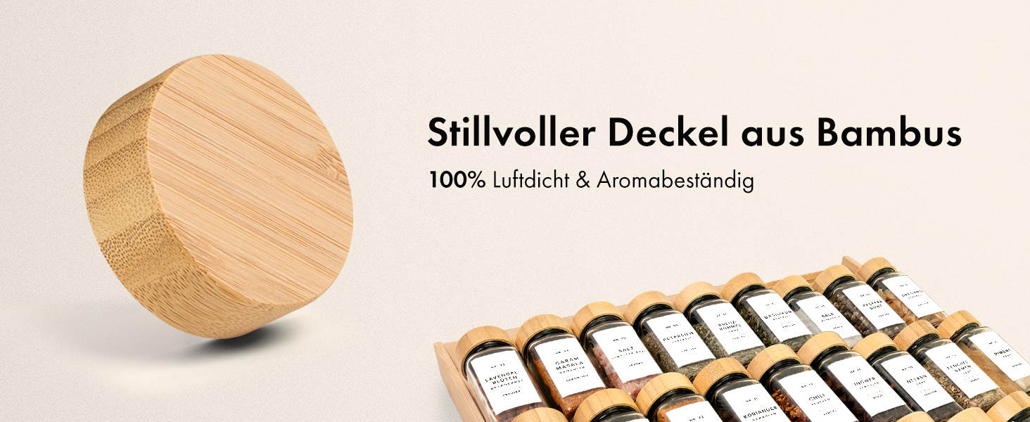 Набір скляних баночок для спецій кутовий (24 x 120 мл) з бамбуковими кришками. Включає ситечко для сипучих продуктів та 240 етикеток. Організатор спецій, 11x4,5 см.