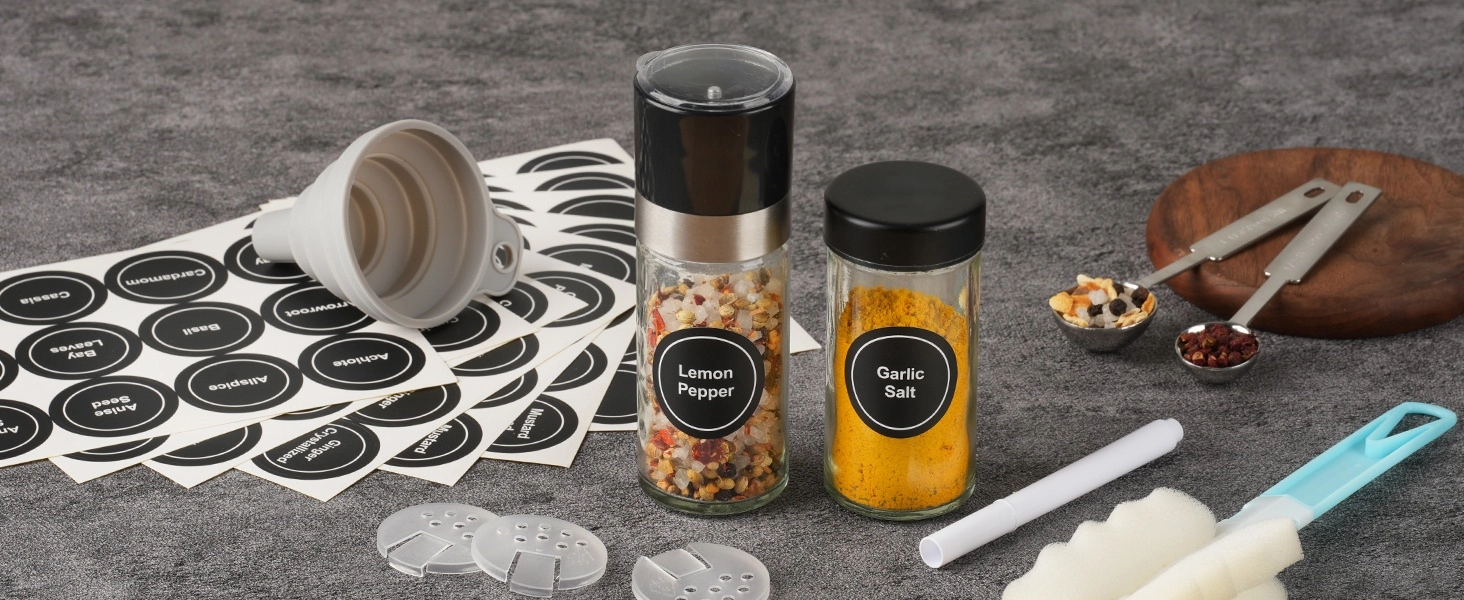 Набір скляних банок для спецій FRIBERG з дозатором, 20 шт. по 120 мл, чорний колір