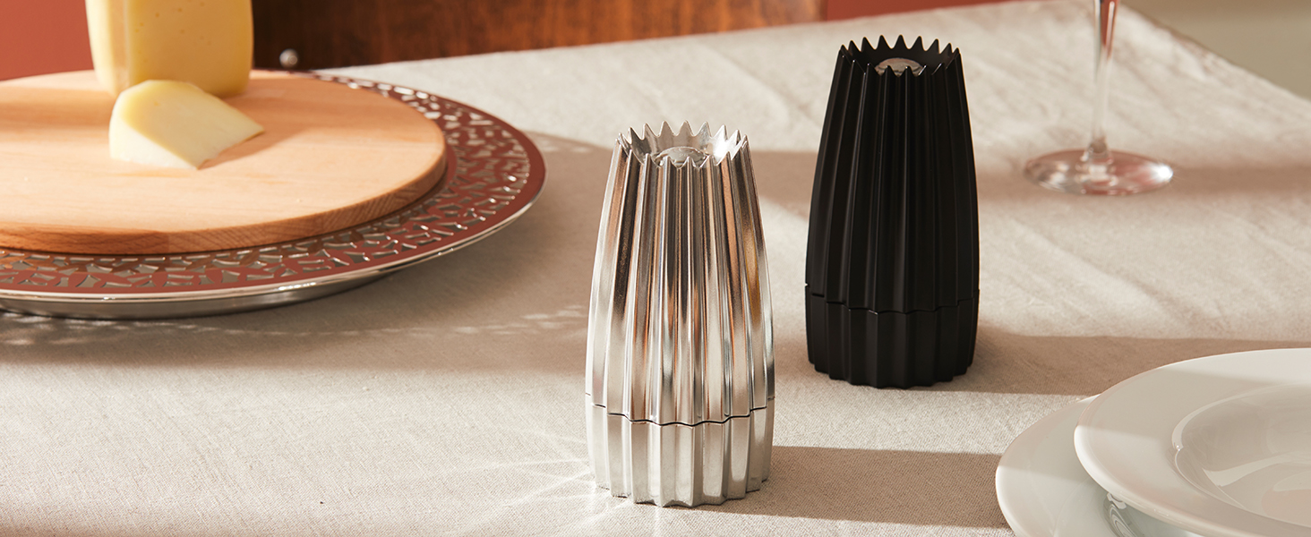 Млинок для солі, перцю та спецій Alessi WAL03 B Grind, чавунний алюміній, чорний