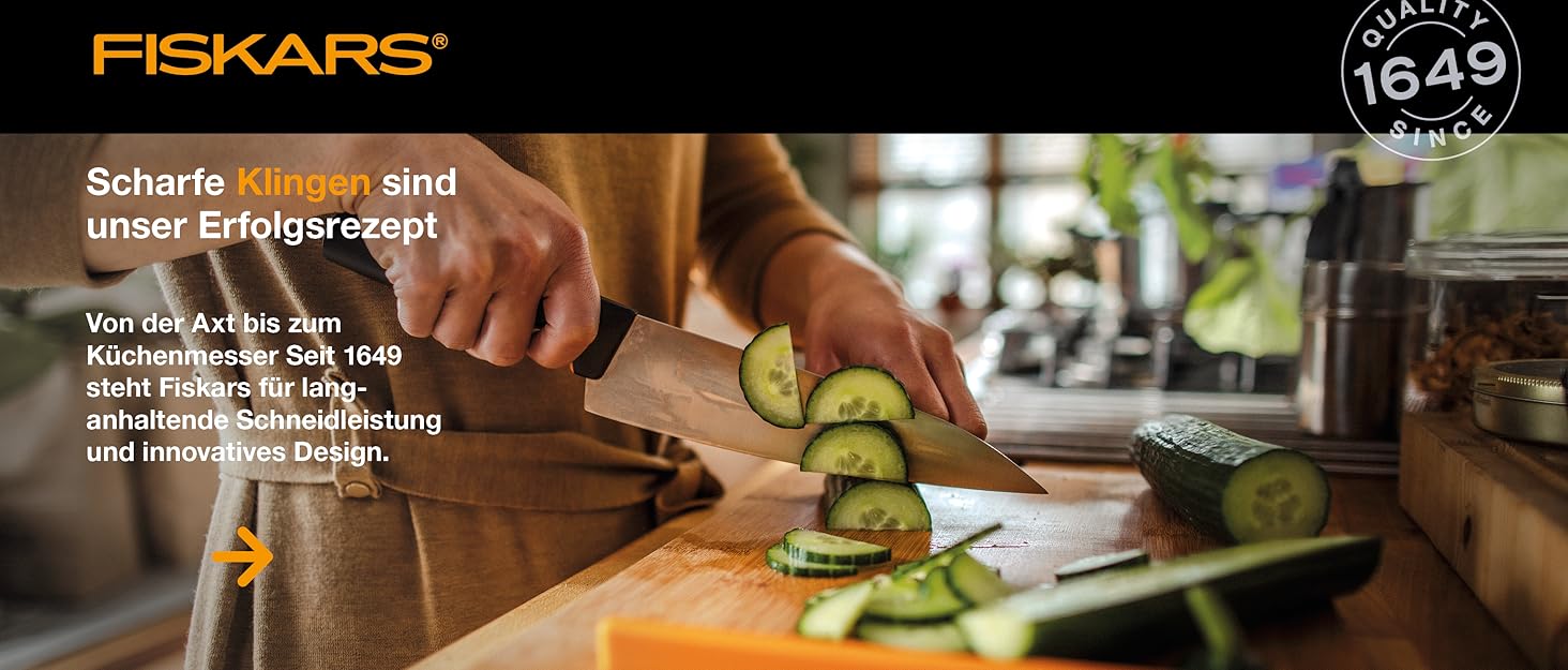 Набір кухонних ножів Fiskars Functional Form з підставкою (5 ножів), чорний пластик