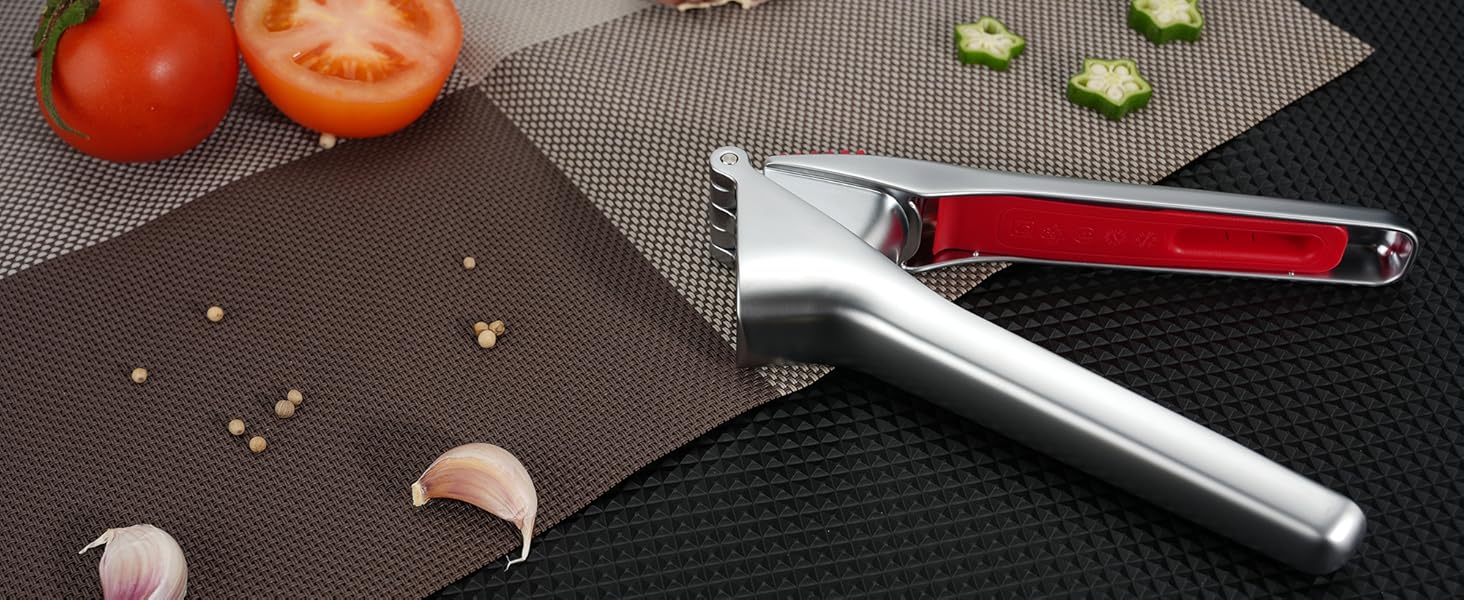 Преміум прес для часнику KITCHENDAO з інтегрованим скребком та контейнером для очищення, цинковий сплав, срібний