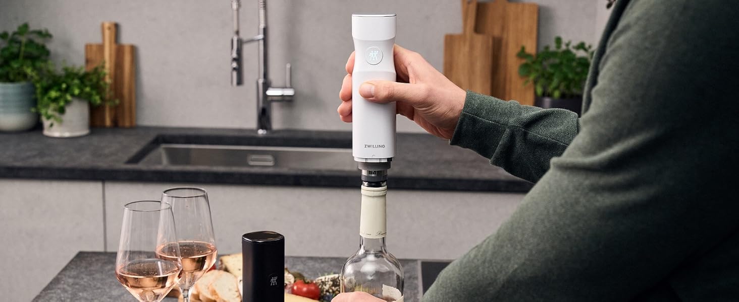 Набір ZWILLING Fresh & Save: контейнери для зберігання продуктів з вакуумним насосом (9 шт.) з нержавіючої сталі, M-18 см, L-24 см