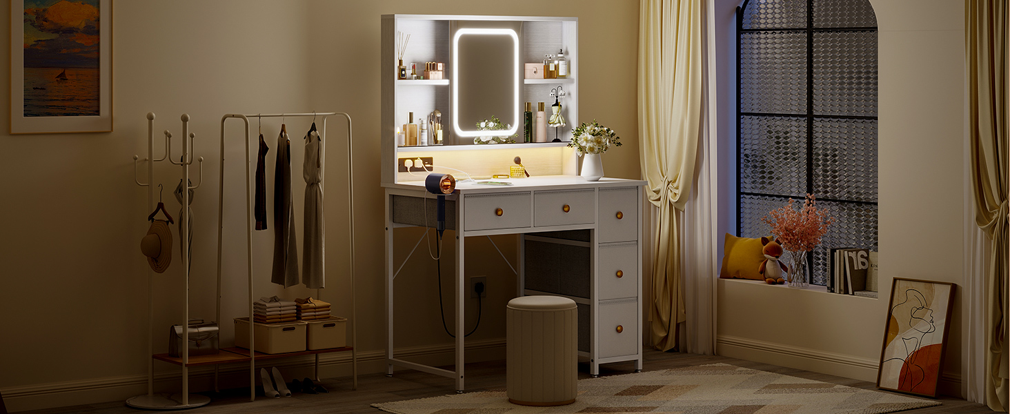 Дзеркальний туалетний столик ODK з регульованим LED-дзеркалом, USB-роз'ємами та RGB-підсвіткою, 5 висувними ящиками та 3 полицями, білий, 90×40×139 см