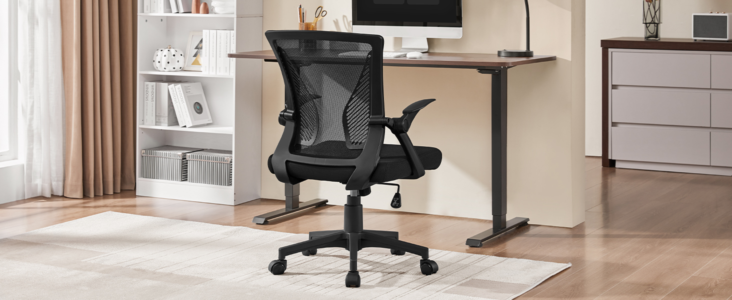 Офісний стілець Yaheetech ергономічний з сітчастою спинкою, регульований, з підлокітниками, для комп'ютера до 136 кг, чорний, з відкидними підлокітниками